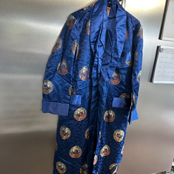 Authentic Blue Silk Kimono - Picture 2 of 4